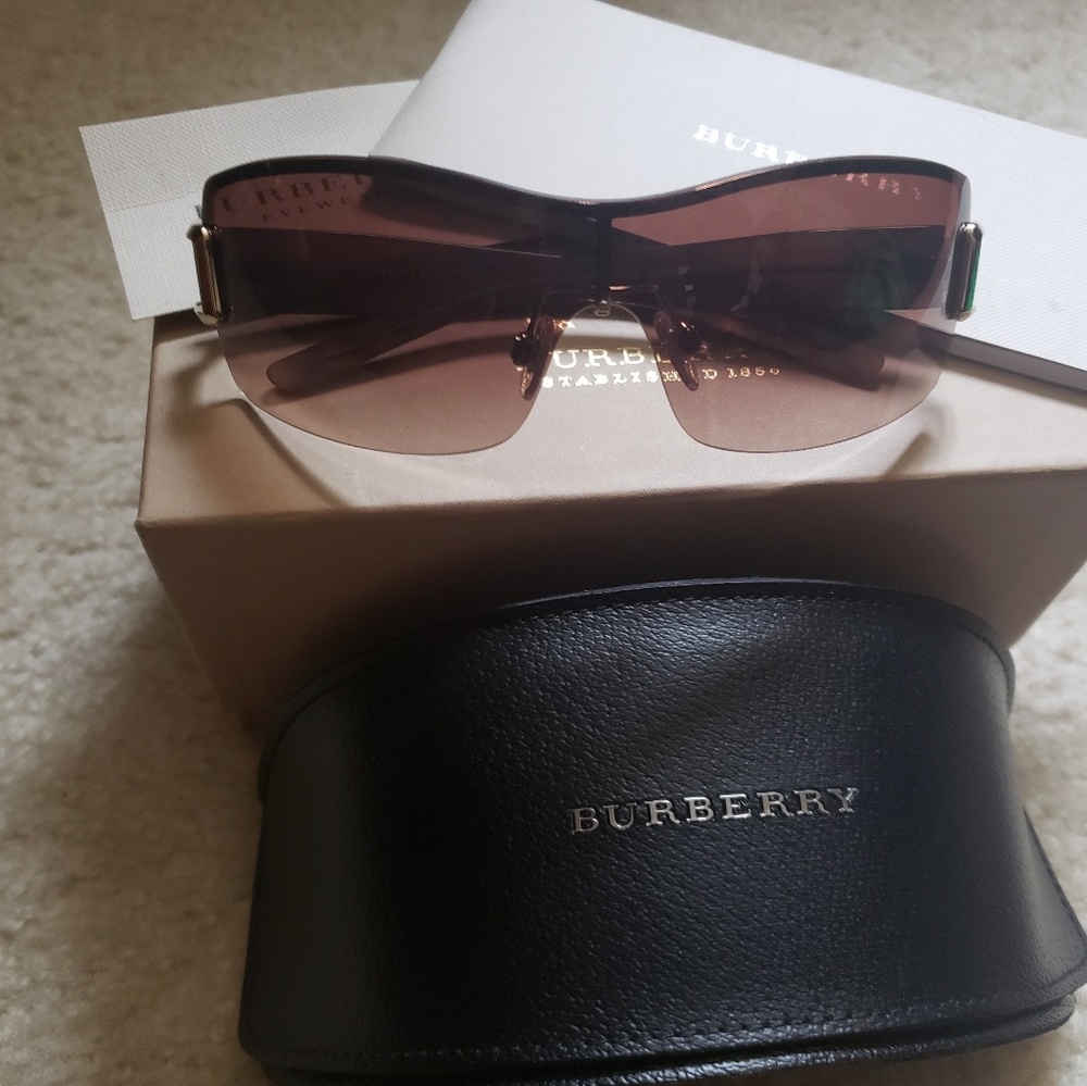 Burberry Sunglasses - Picture 2 of 4